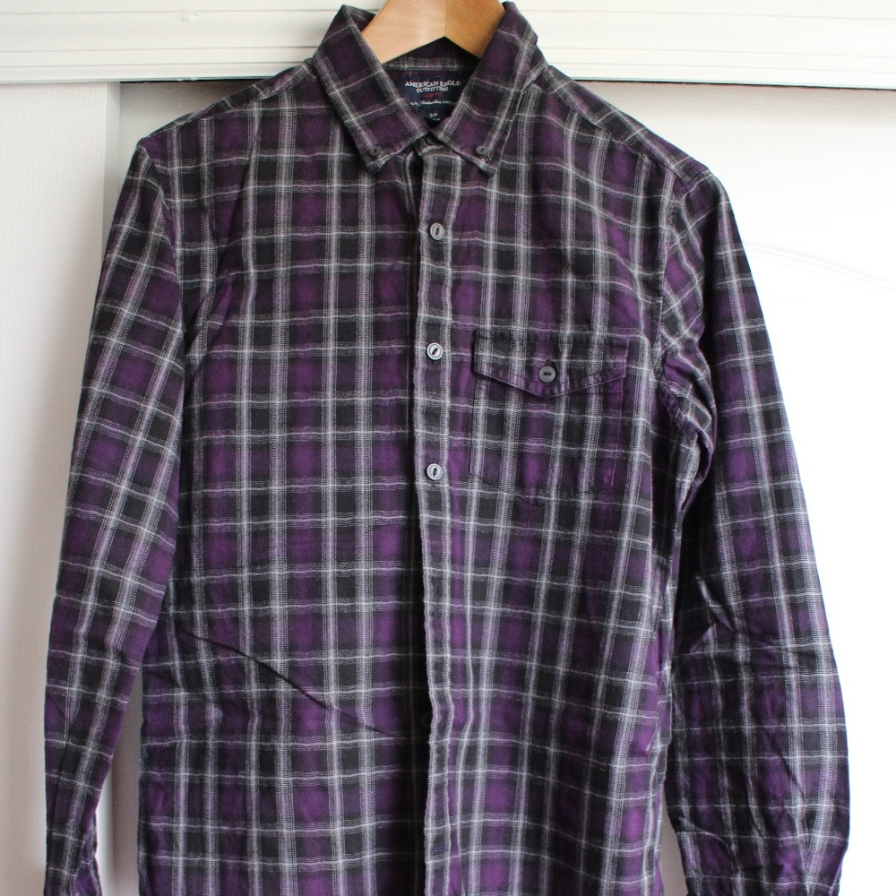 American Eagle Casual Button Down Shirt